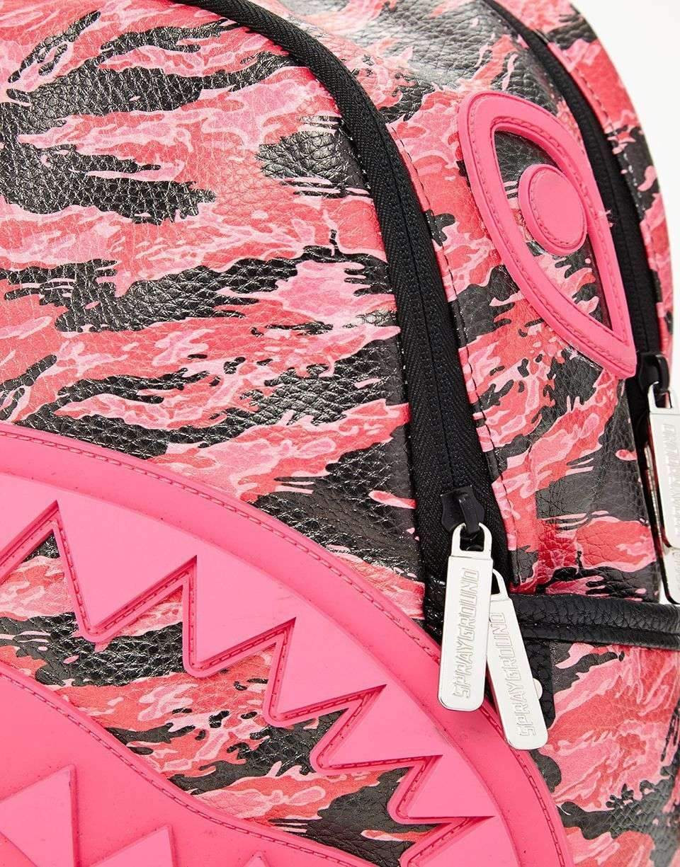حقيبة القرش الوردي (PINK TIGER CAMO SHARKMOUTH MINI) حقيبة القرش الوردي (PINK TIGER CAMO SHARKMOUTH MINI)